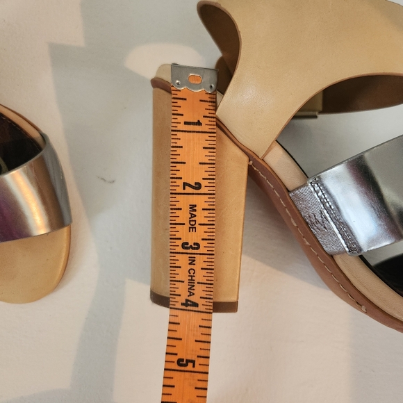 Sam Edelman "Yelena" Metallic Mirror Strap Nude Chunky Block Heels - Picture 12 of 12